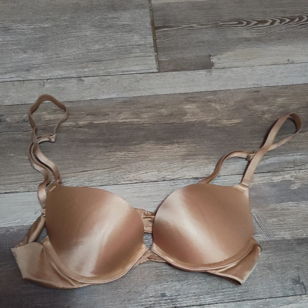 5/$25 SALE Ambrielle Size 32A Push-Up Underwire Smooth T-Shirt Bra Light Brown
